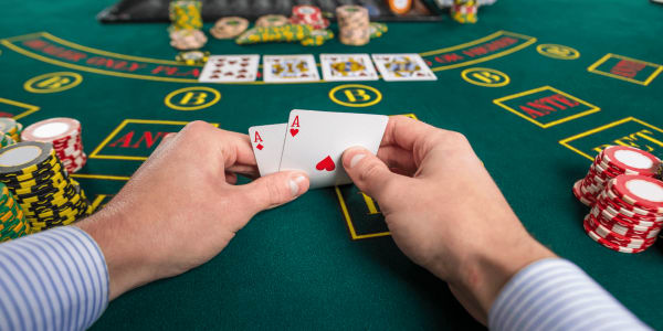 Panduan Lengkap Bermain Kejohanan Poker Dalam Talian
